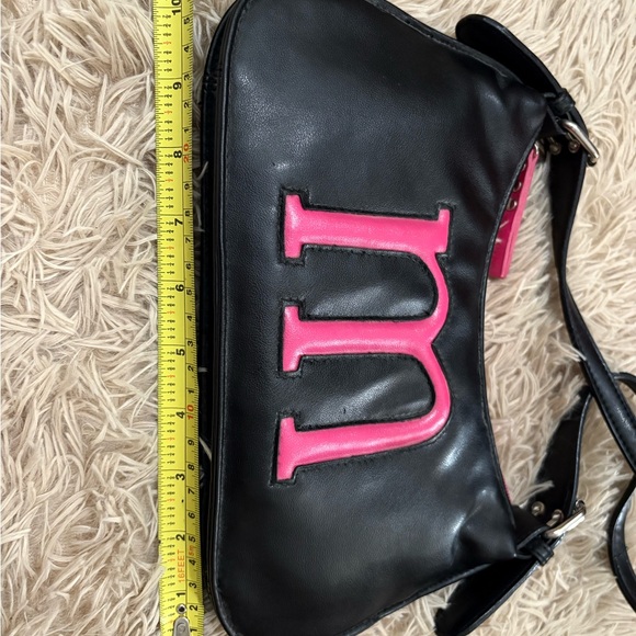 Chic Black and Pink Shoulder Bag - Picture 9 of 11